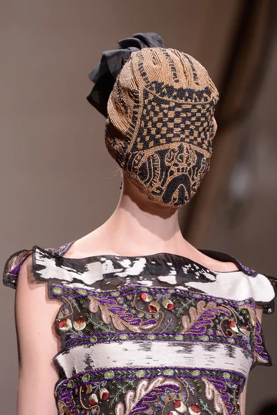 Look 11